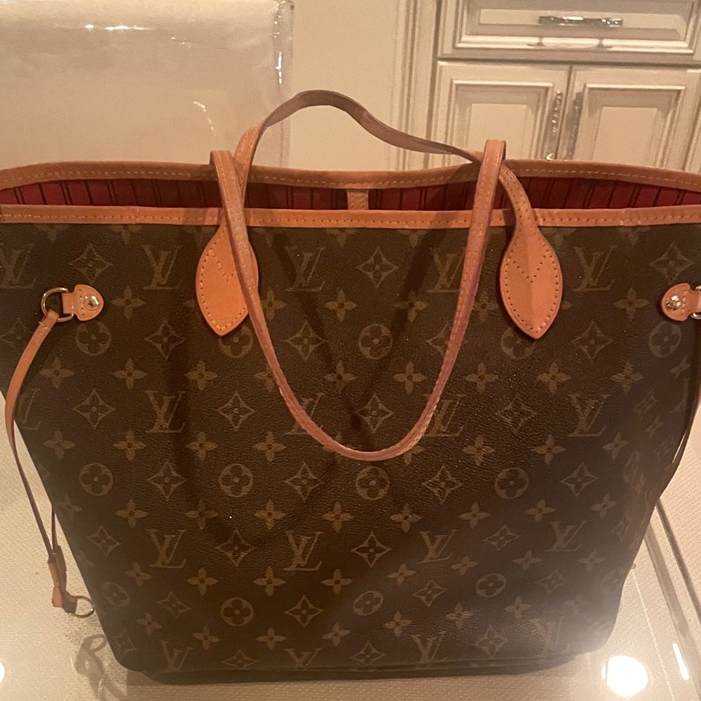 Louis Vuitton: never full